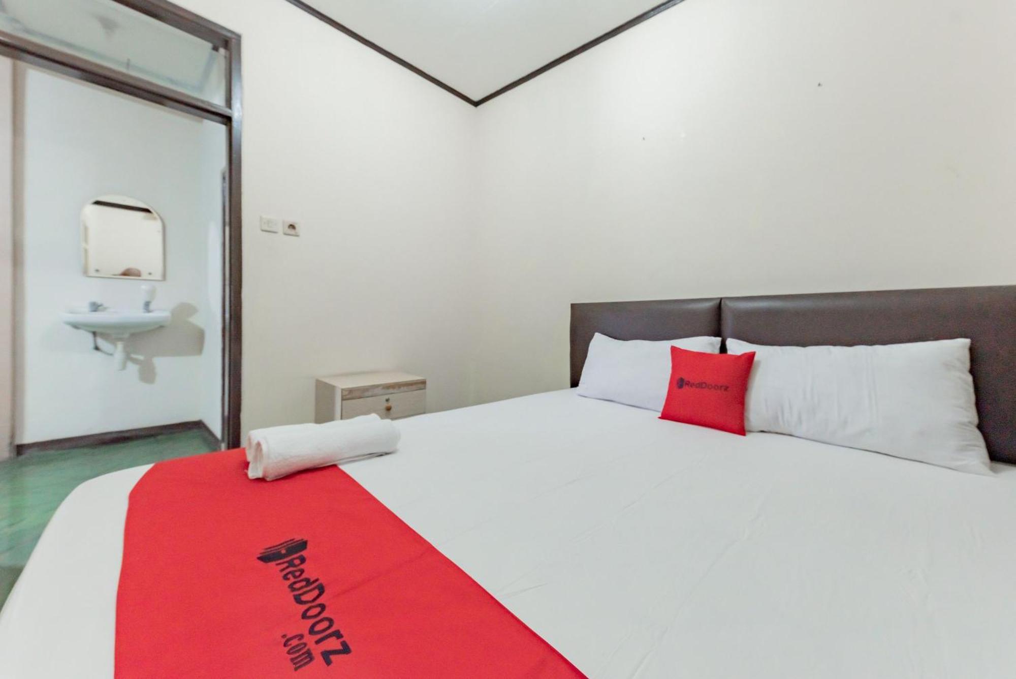 Reddoorz Near Cikole Lembang Hotel Buitenkant foto