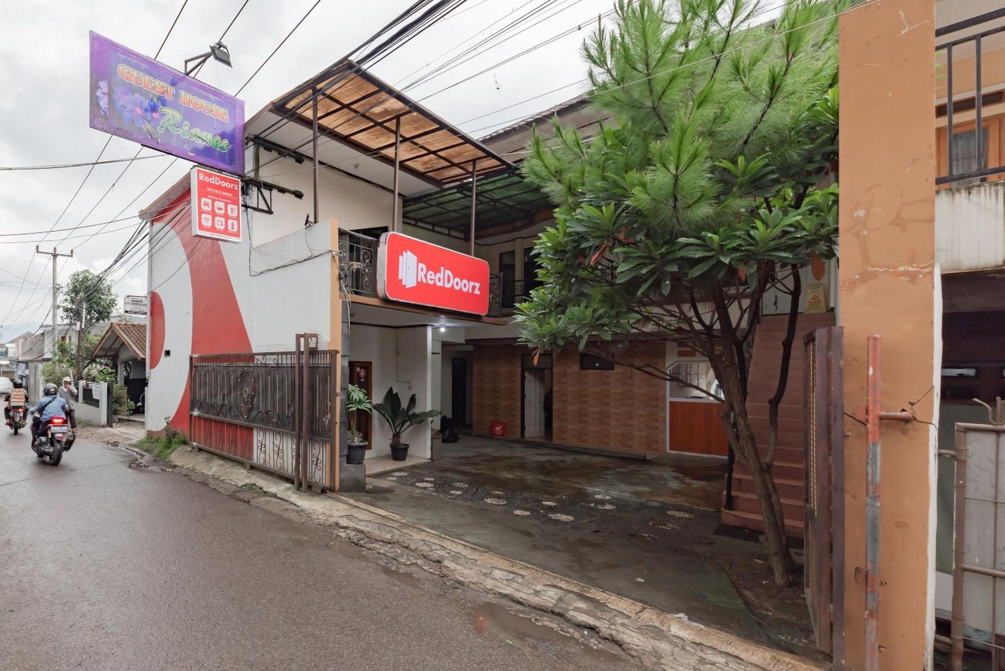 Reddoorz Near Cikole Lembang Hotel Buitenkant foto