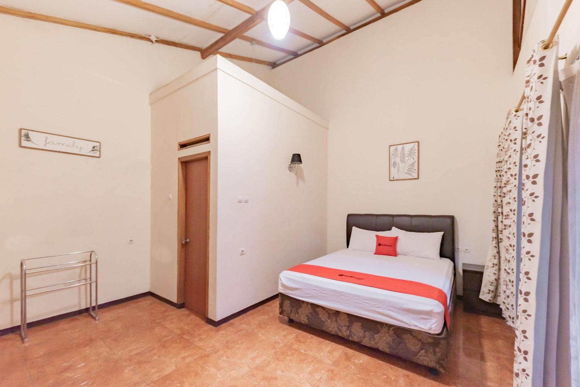 Reddoorz Near Cikole Lembang Hotel Buitenkant foto