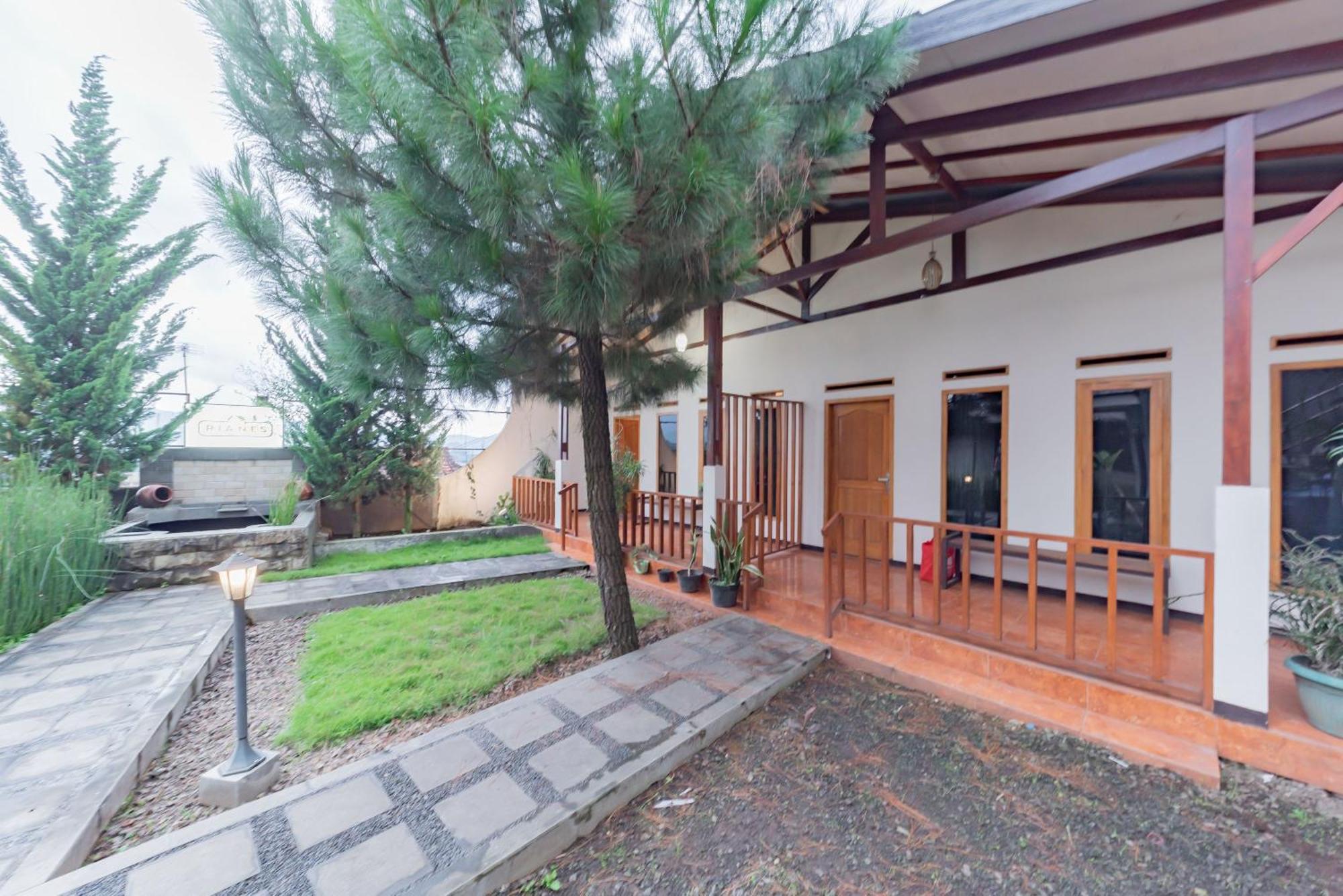 Reddoorz Near Cikole Lembang Hotel Buitenkant foto